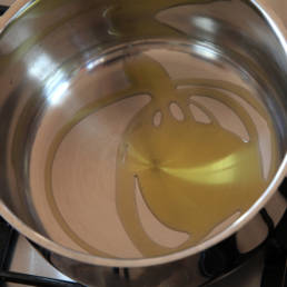 Olivenöl erhitzen