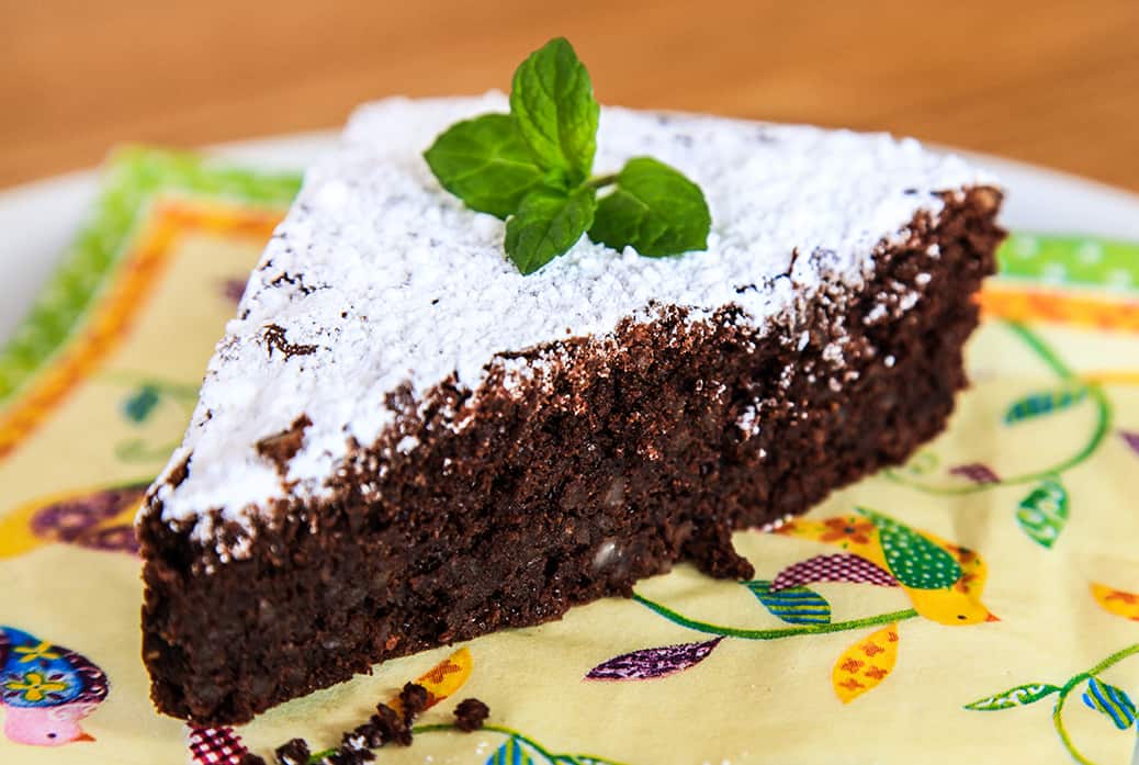 Caprese - Neapolitanischer Schokokuchen mit Mandeln - LuisaKocht ...