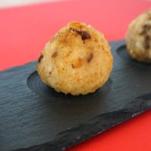 Neapolitanische Reisbällchen mit Steinpilzen